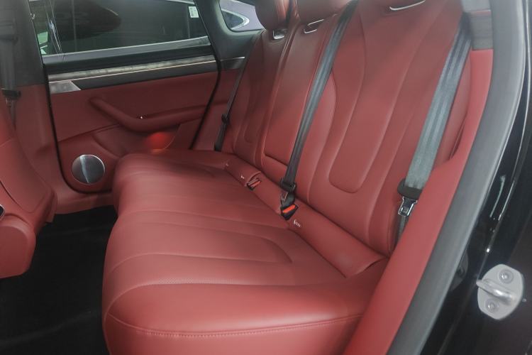 Used Hima Luxeed S7 2025 855 km Max
