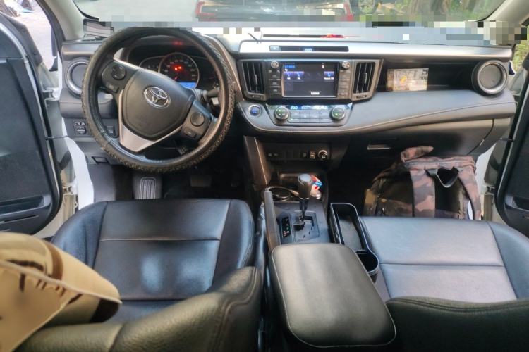 Used Toyota RAV4 2016 2.0L CVT Two-Wheel Drive Fashion Edition China V Standard