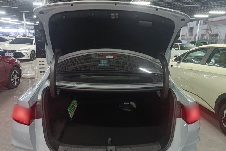 Used BYD Qin L 2025 DM-i Smart Drive 80KM Leading Model