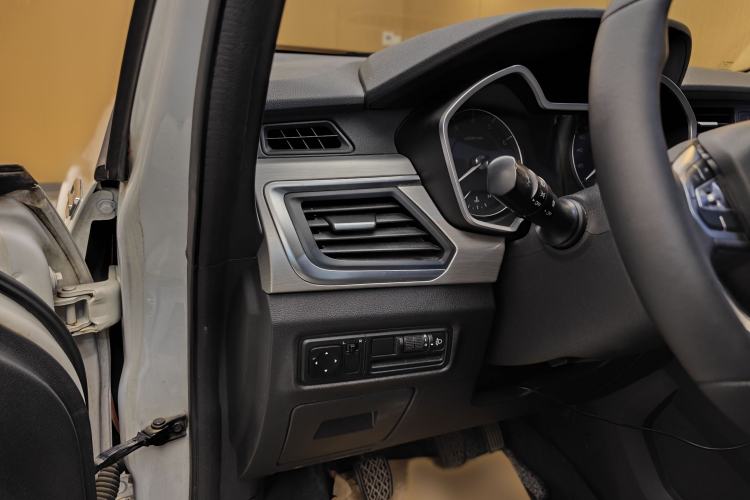 Used Geely Auto Vision X3 2019 Upgraded Model 1.5L Manual Elite Version