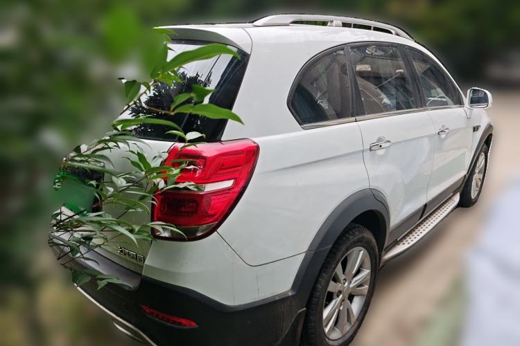 Used Chevrolet Captiva 2015 2.4L 4x4 Flagship Edition 7-Seater
