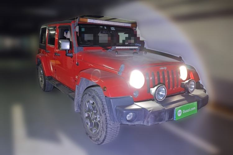 Used Jeep Wrangler 2014 2.8TD Sahara Four-Door Edition
