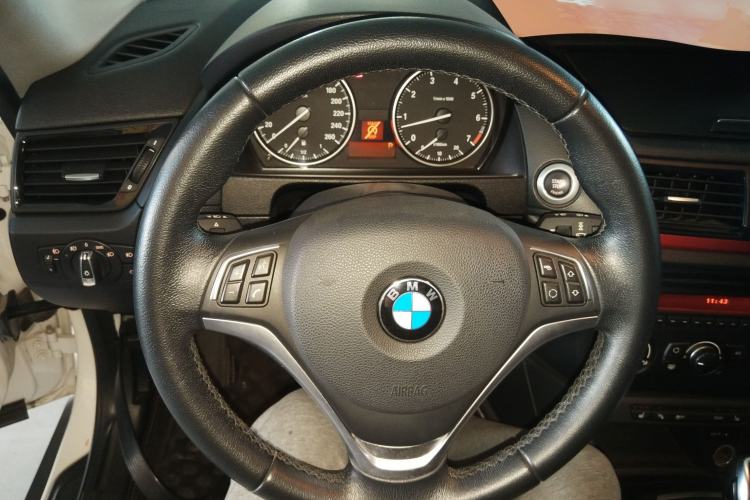 Used BMW X1 2015 sDrive18i Fashion Upgrade Edition
