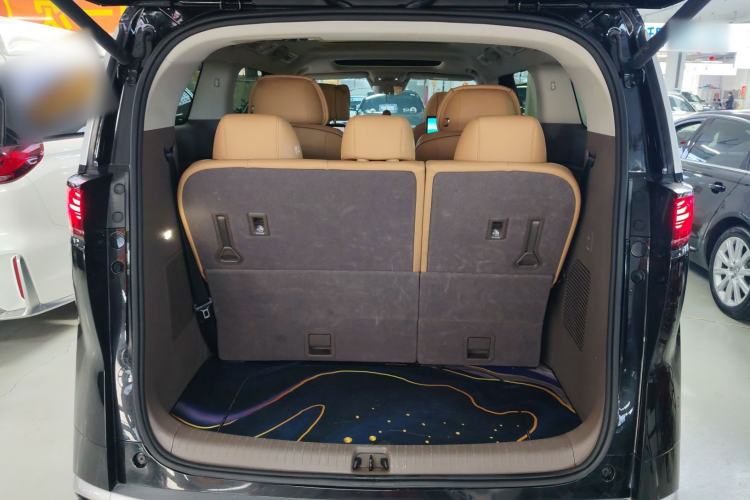 Used Denza D9 2022 DM-i 970 Four-Wheel Drive Prestige Model
