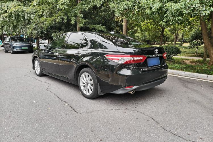 Used Toyota Camry 2021 2.0G Luxury Edition
