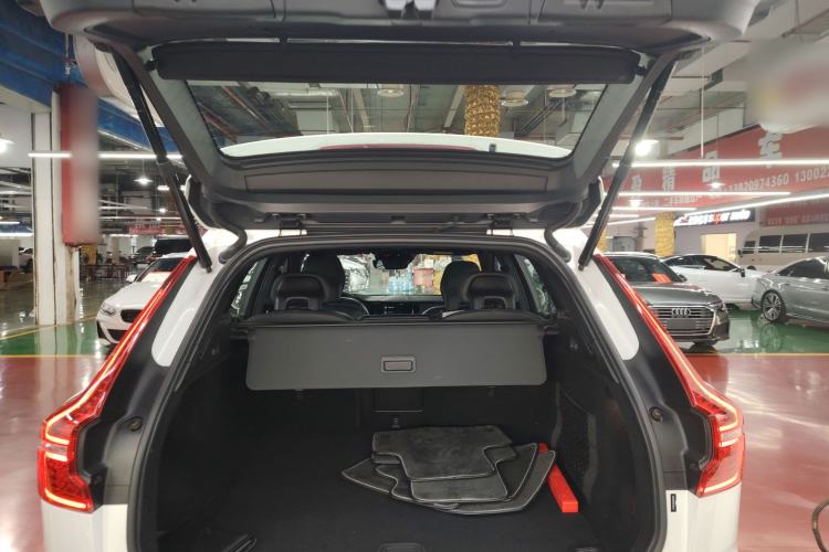 Used Volvo XC60 2019 T5 4x4 Zhiyuan Sport Edition China V Standard
