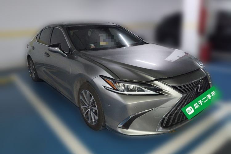 Used Lexus ES 2023 200 Excellence Edition
