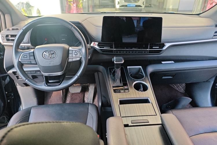 Used Toyota Sienna 2021 2.5L Hybrid Premium Edition
