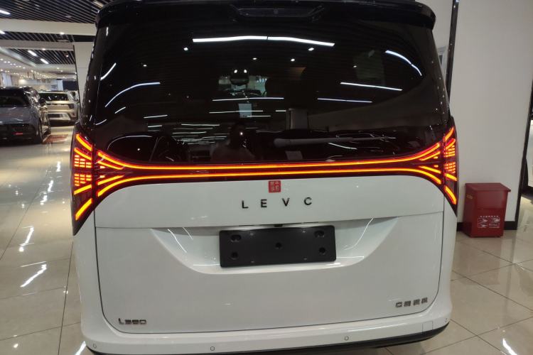 Used  LEVC L380 2024 140-Degree 6-Seater All-Wheel-Drive Ultra
