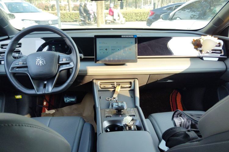 Used BYD Qin L 2024 DM-i 80KM Leading Model
