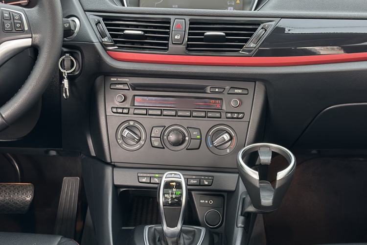 Used BMW X1 2015 sDrive18i Fashion Upgrade Edition
