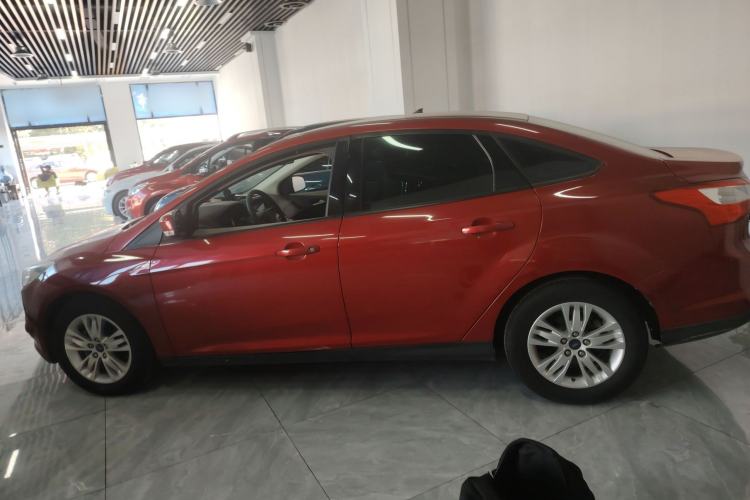 Used Ford Focus 2012 Sedan 1.6L Automatic Comfort Model
