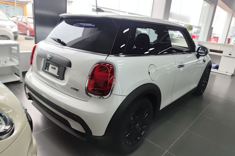 Used  MINI 2023 1.5T ONE
