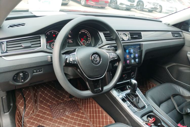 Used Volkswagen Passat 2017 330TSI DSG Luxury Edition
