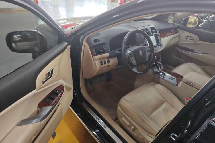 Used Toyota Crown 2012 2.5L Royal Leather Edition
