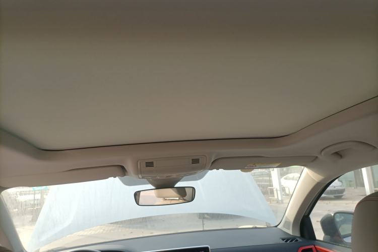 Used Volkswagen Tharu 2023 300TSI Two-Wheel-Drive Moon Luxury Edition
