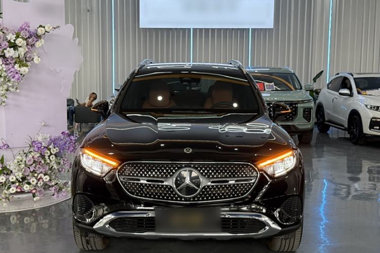 Used Mercedes-Benz GLC 2023 GLC 260 L 4MATIC Dynamic Edition 5-seater
