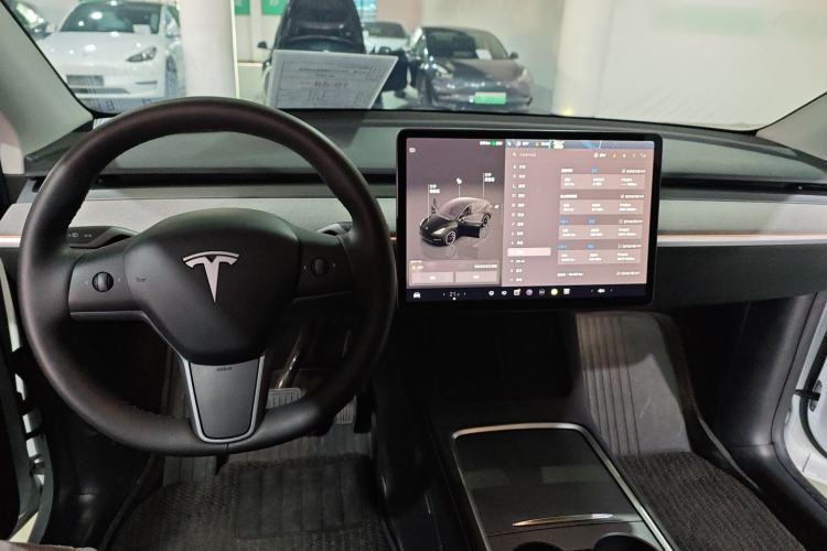 Used Tesla Model Y 2023 Long-Range All-Wheel-Drive Version
