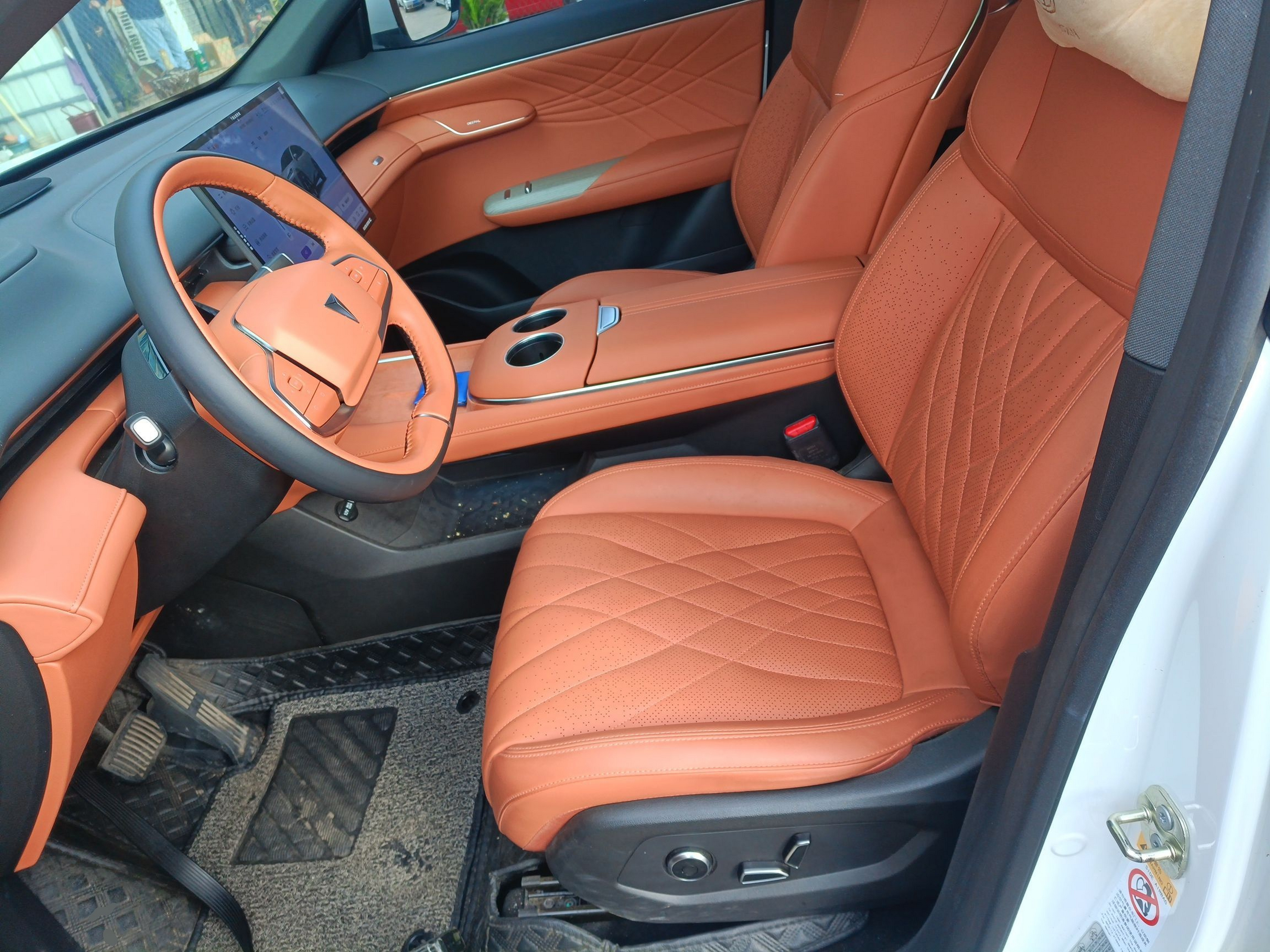 Переднее сиденье в автомобиле