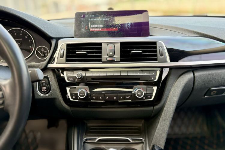 TDK.VehicleDetails.img