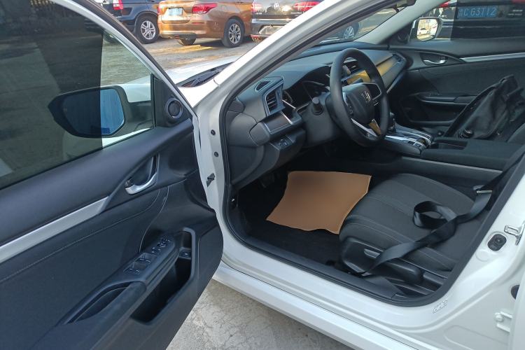 Used Honda Civic 2016 220TURBO CVT Luxury Edition
