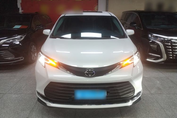 Used Toyota Sienna 2024 2.5L Hybrid Comfort Edition
