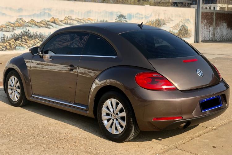 Used Volkswagen Beetle 2015 180TSI model
