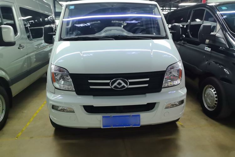 Used SAIC MAXUS Xintu V80 2021 2.0T Manual Classic Aoyuntong Short Wheelbase Ultra-Low Roof 5/6-Seater
