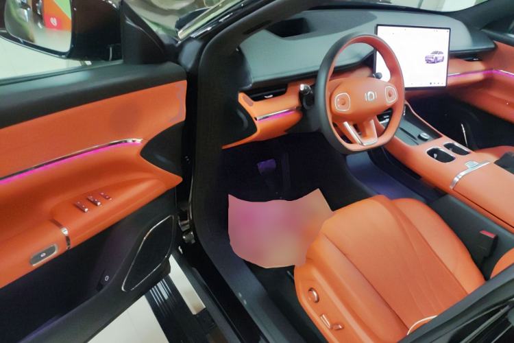 Used  Q07 2025 215 Flagship PLUS
