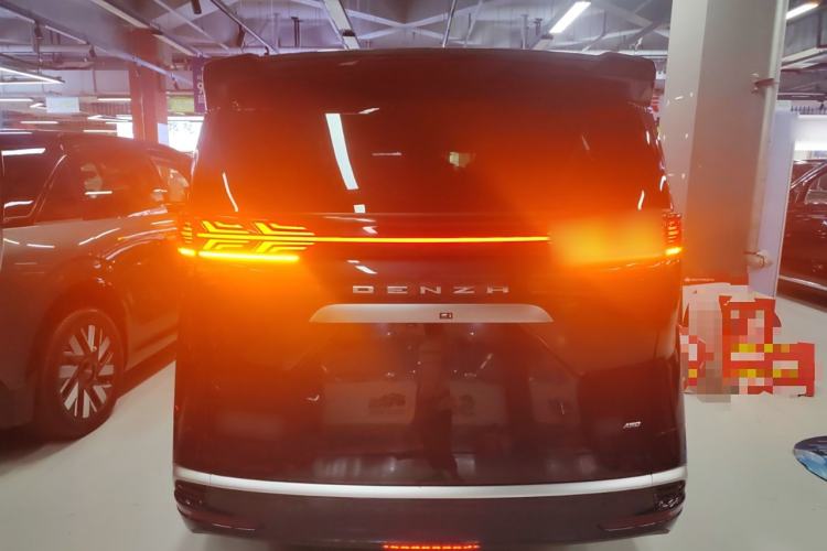 Used Denza D9 2022 DM-i 970 Four-Wheel Drive Flagship Model
