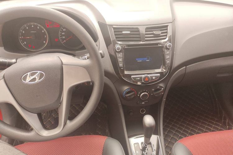 Used Hyundai Verna Ray 2014 1.4L Automatic GLX
