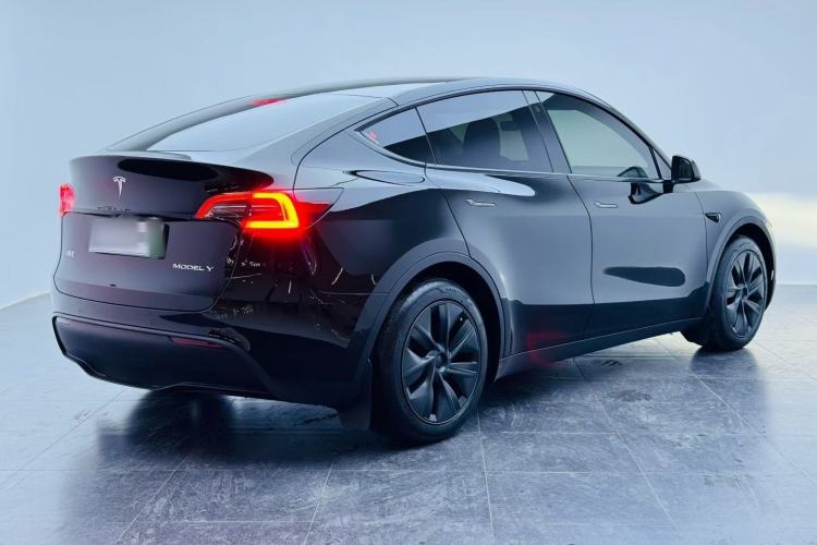 Used Tesla Model Y 2023 Rear-Wheel-Drive Version

