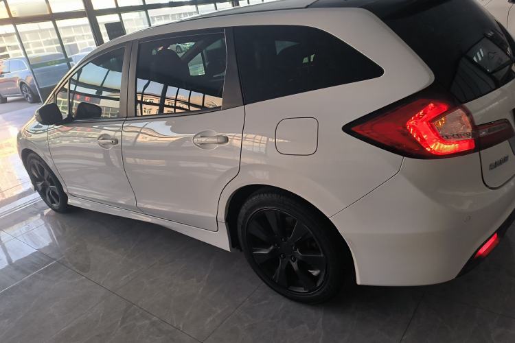 Used Honda Jade 2013 1.8L automatic Comfort version 5 seats
