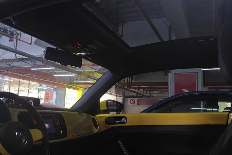 Used Volkswagen Beetle 2015 180TSI model
