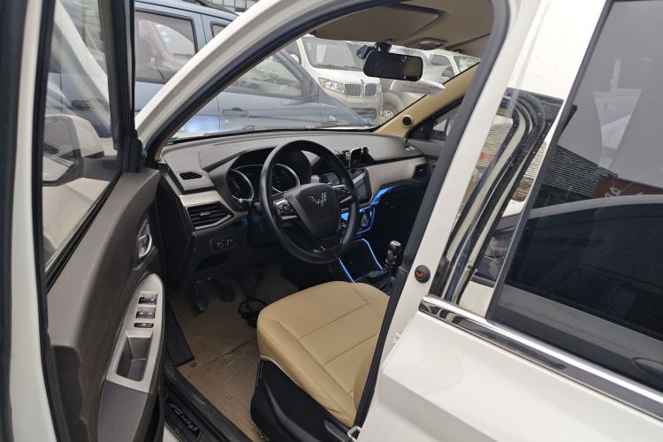 Used Wuling Hongguang 2019 1.5L S Comfort Edition China VI LAR
