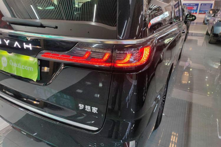 Used VOYAH Dream 2025 PHEV Four-Wheel Drive Prestige Kunpeng Edition