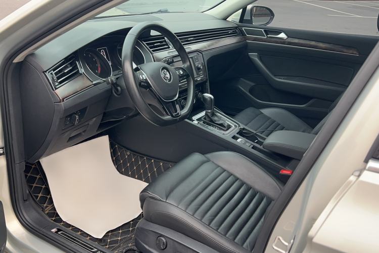 Used Volkswagen Magotan 2018 Facelift 330TSI DSG Luxury Model
