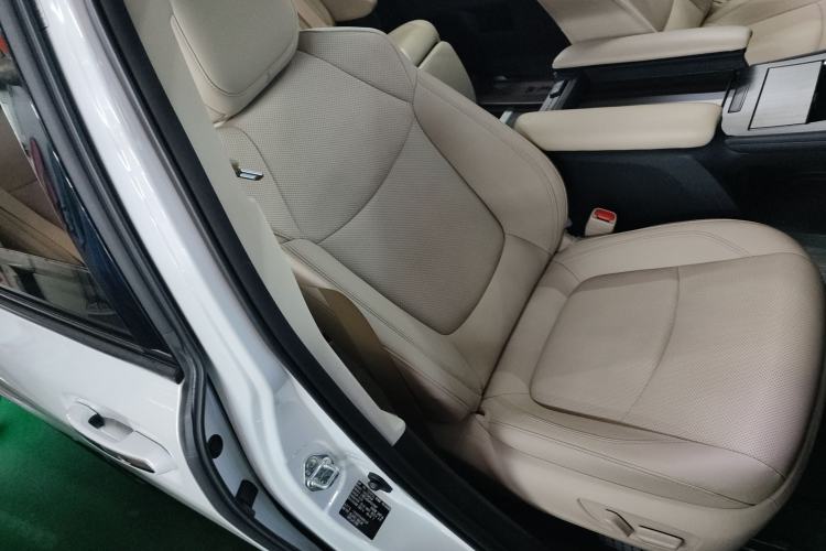 Used Toyota Granvia 2023 2.5L Hybrid Prestige VIP Edition