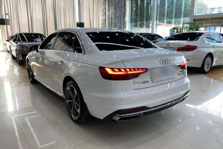 Used Audi A4L 2020 40 TFSI Fashionable and Elegant Model
