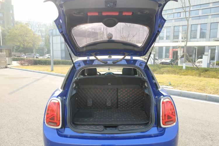 Used  MINI 2019 1.5T COOPER Classic Edition Five-Door Version
