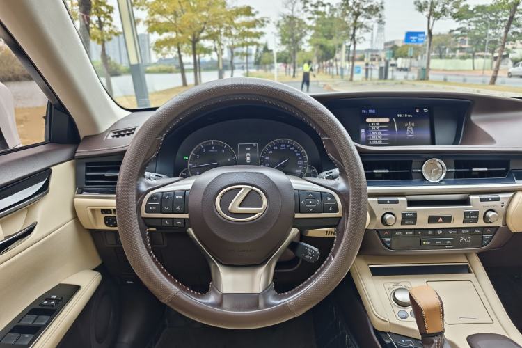 Used Lexus ES 2015 200 Elite Edition
