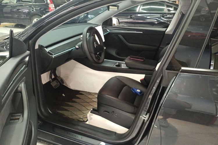 Used Tesla Model Y 2024 Rear-Wheel-Drive Version
