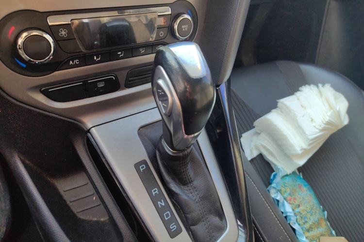 Used Ford Focus 2012 Sedan 1.6L Automatic Fashion Edition