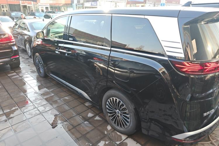 Used Denza D9 2024 DM-i 980 Four-Wheel Drive Prestige Model