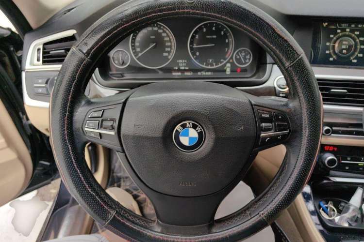 Used BMW 5 Series 2013 525Li Luxury Model
