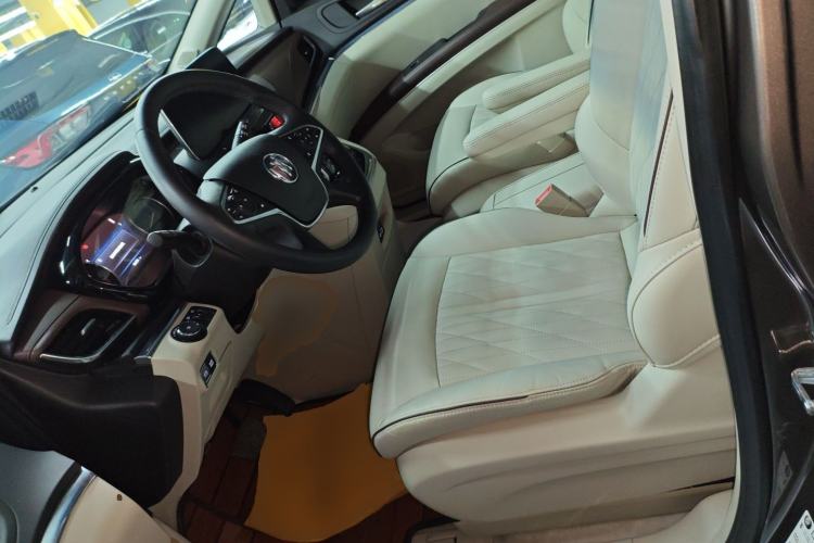 Used Buick GL8 2023 Land Executive Class 652T Luxury Model
