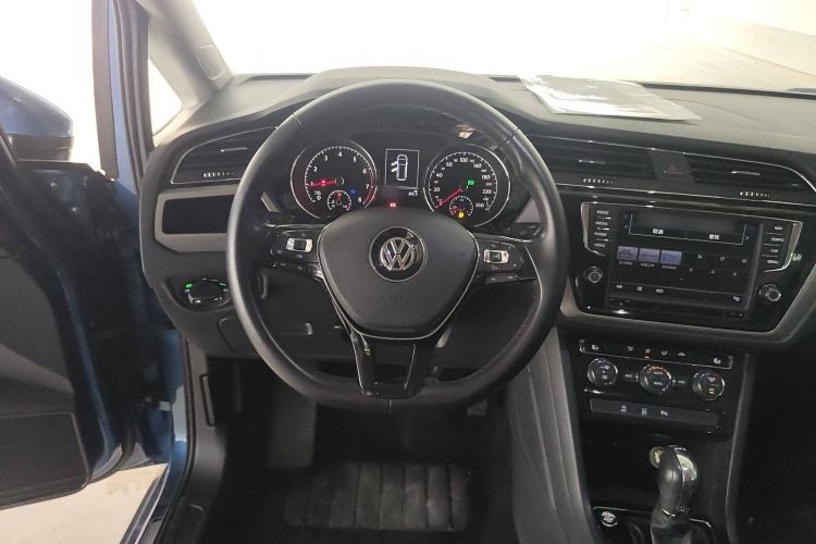 Used Volkswagen Touran 2018 Volkswagen Touran L 280TSI DSG Boundary Edition 7 Seats China VI Standard
