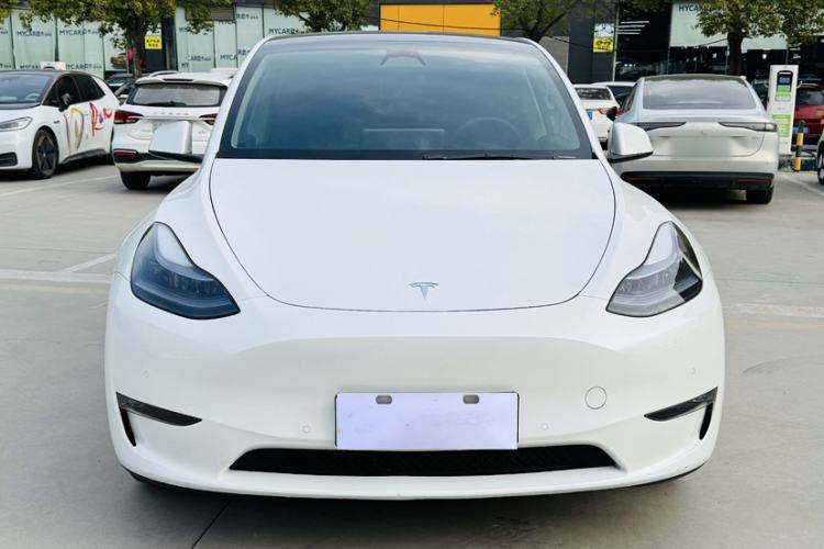 Used Tesla Model Y 2023 Long-Range All-Wheel-Drive Version
