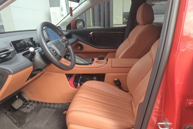 Used AION V 2024 Aion Tyrannosaurus 650 Smart Premium Edition
