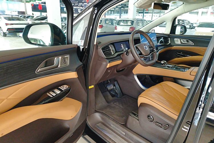 Used Denza D9 2024 DM-i 980 Four-Wheel Drive Flagship Model
